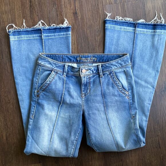 American Rag Y2K Light Wash Denim wide leg Boot Cut Jeans Size 9 - Picture 3 of 5